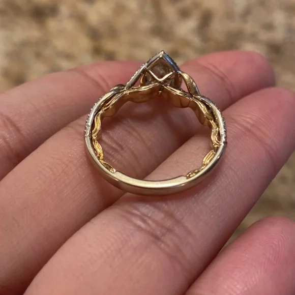 Size 7 engagement ring and band